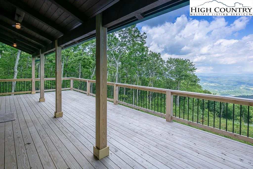 Image number 14 for the current listing