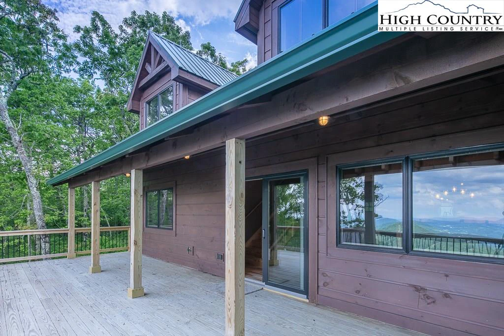 Image number 15 for the current listing