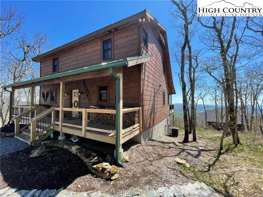 Image number 1 for the current listing