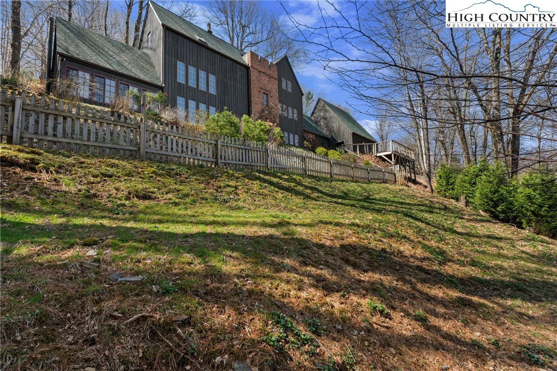 Image number 21 for the current listing