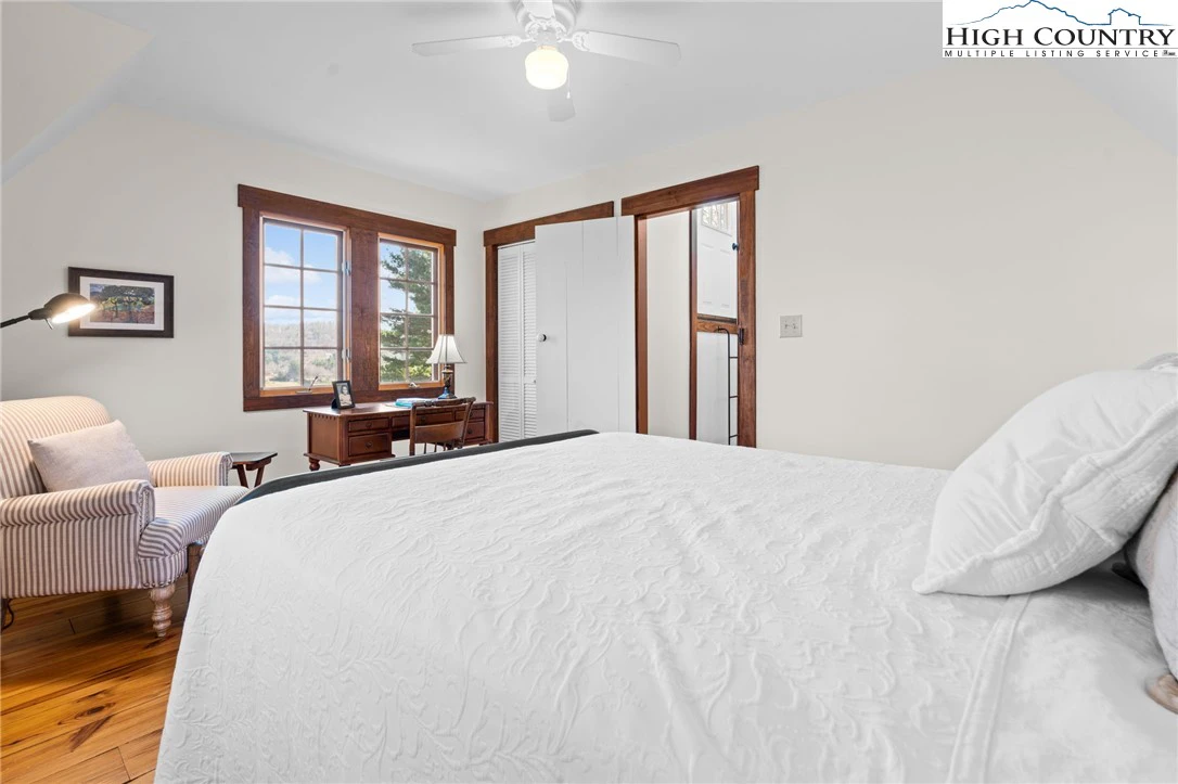 Image number 12 for the current listing
