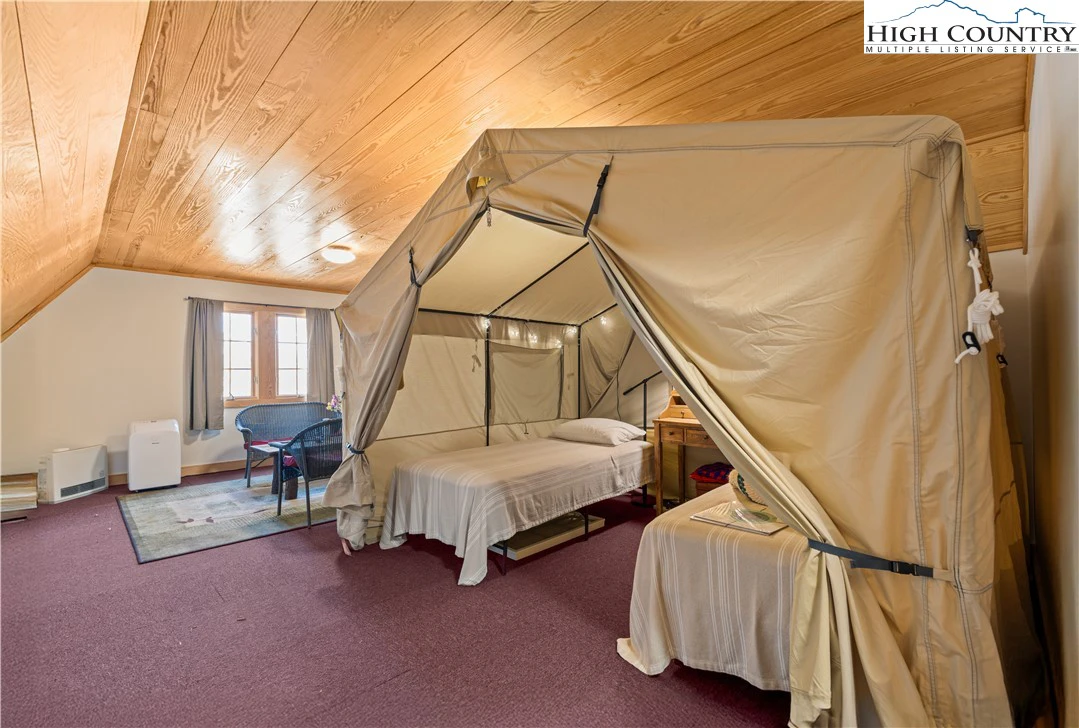 Image number 2 for the current listing
