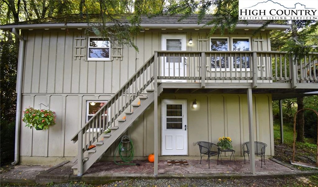 Image number 1 for the current listing