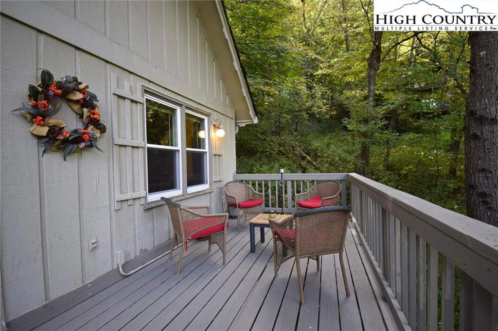Image number 5 for the current listing