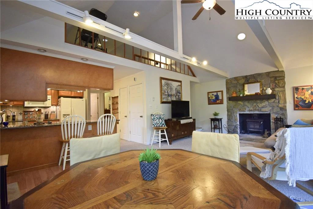 Image number 7 for the current listing