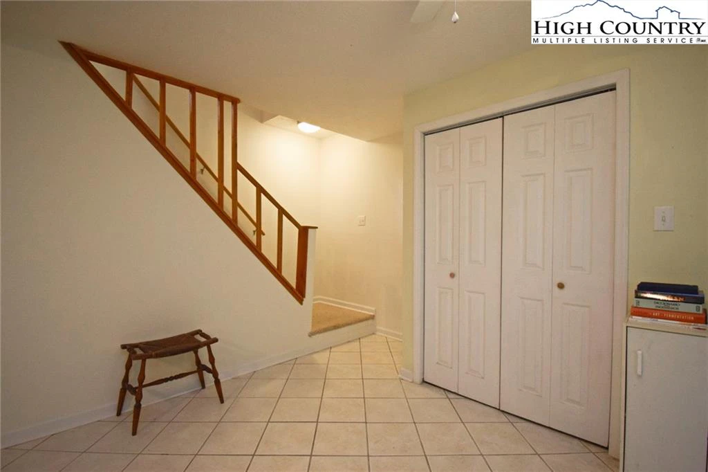 Image number 2 for the current listing