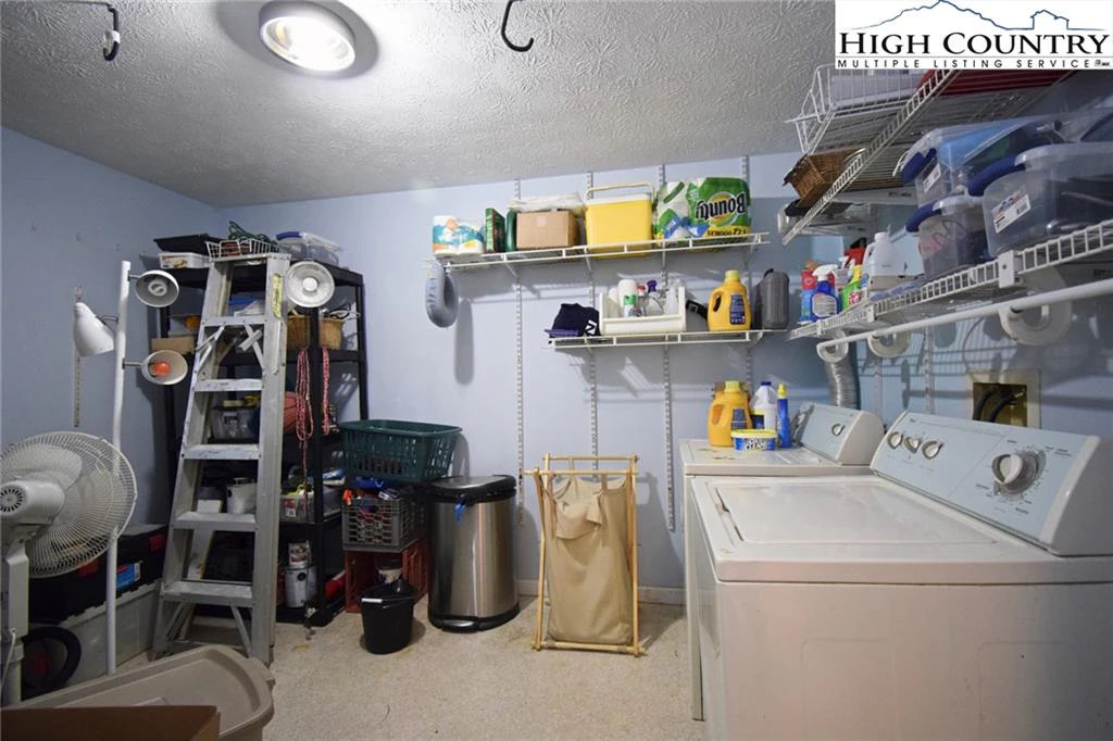 Image number 18 for the current listing