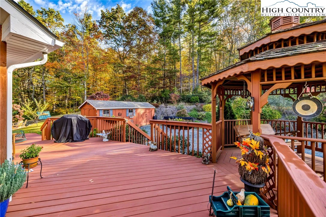 Image number 16 for the current listing