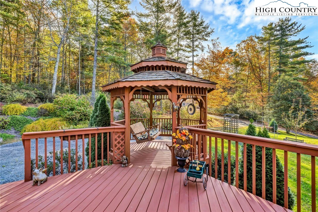 Image number 17 for the current listing