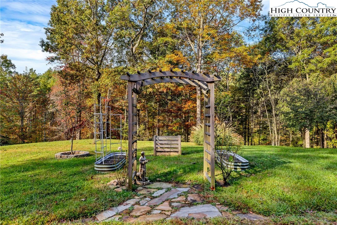 Image number 20 for the current listing