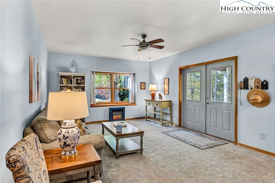 Image number 5 for the current listing