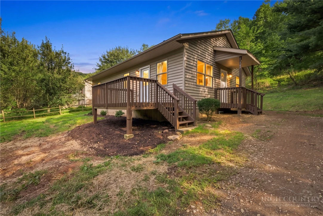 Image number 2 for the current listing