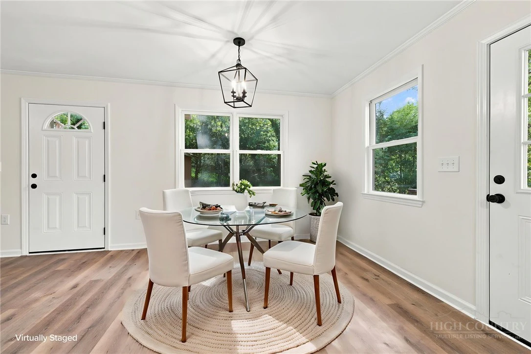 Image number 12 for the current listing