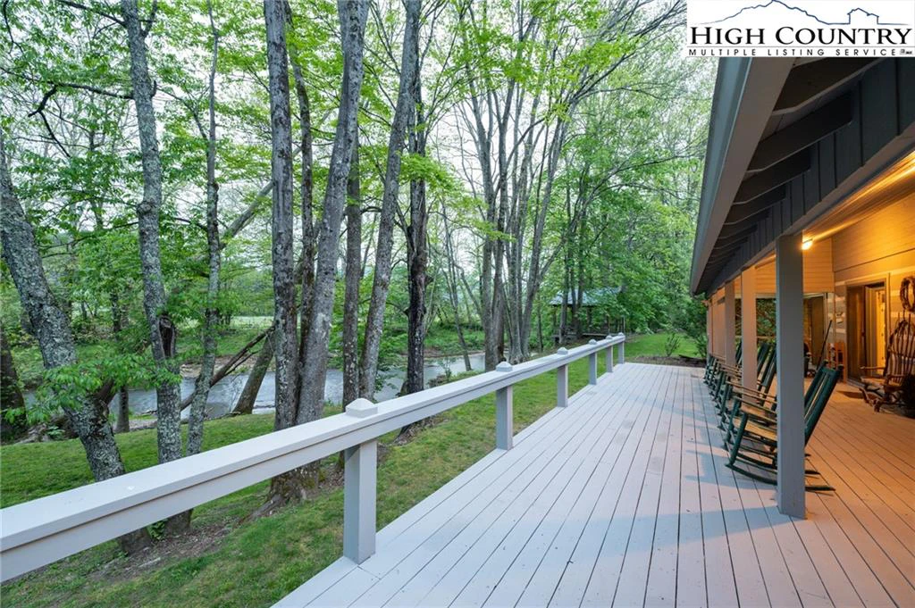 Image number 13 for the current listing