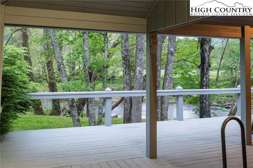 Image number 5 for the current listing