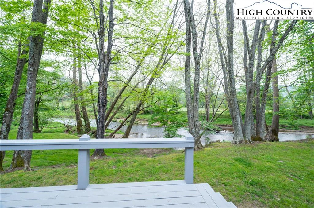 Image number 7 for the current listing