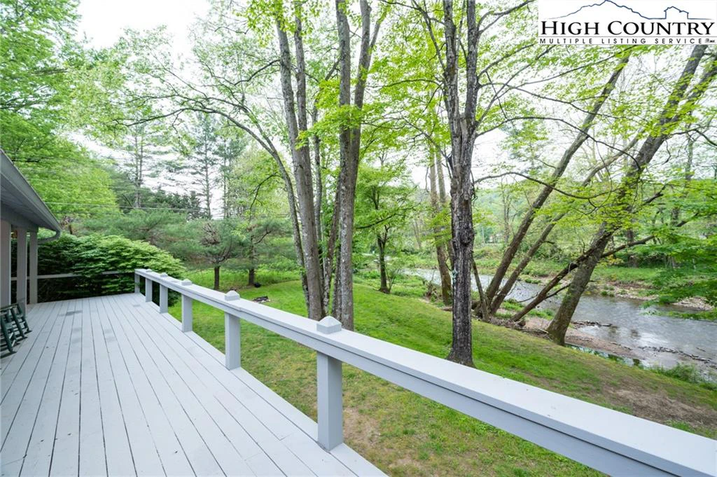 Image number 8 for the current listing