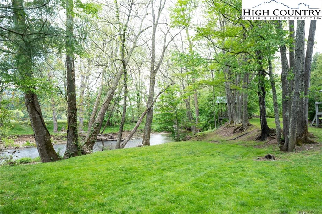 Image number 14 for the current listing