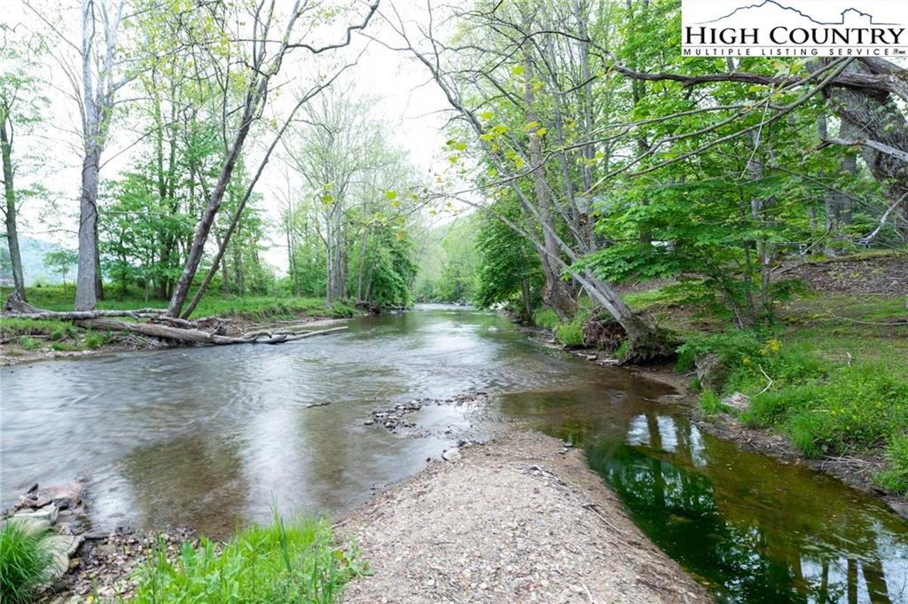 Image number 16 for the current listing
