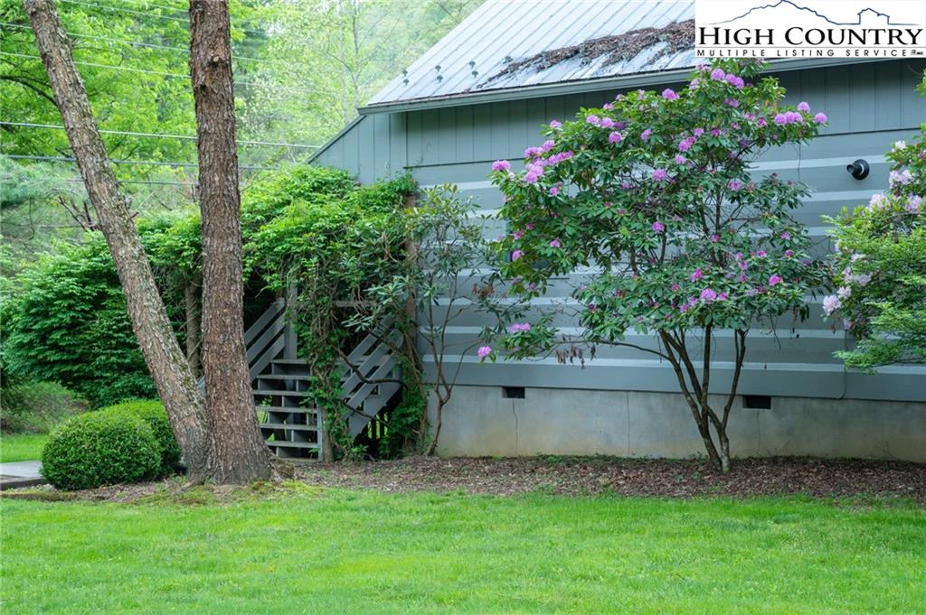Image number 20 for the current listing