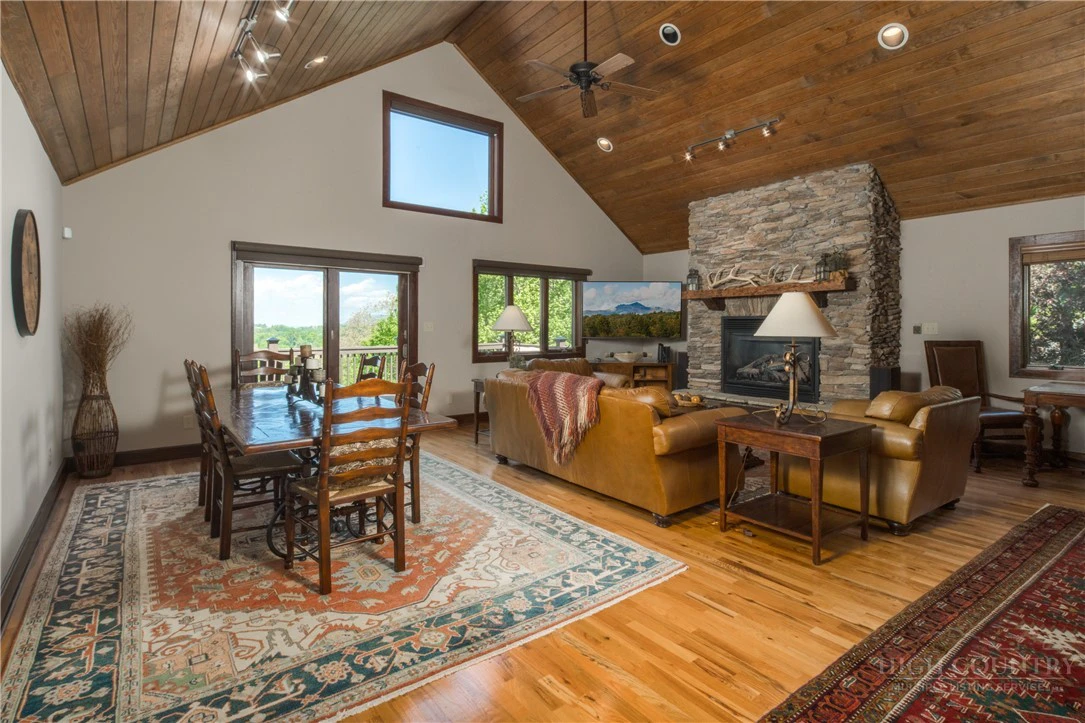 Image number 6 for the current listing