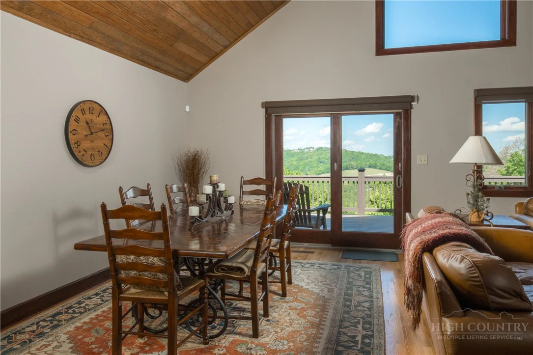 Image number 10 for the current listing
