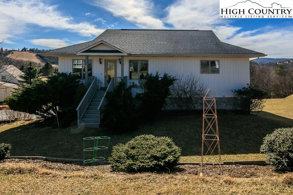 Image number 1 for the current listing