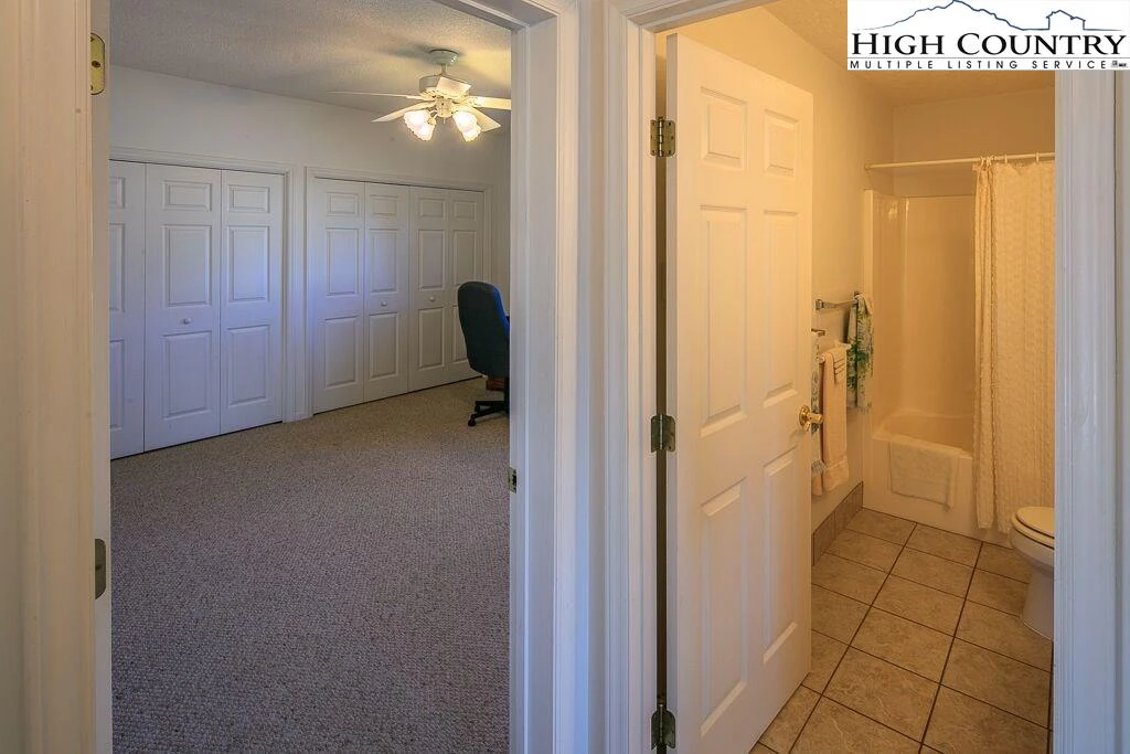 Image number 7 for the current listing