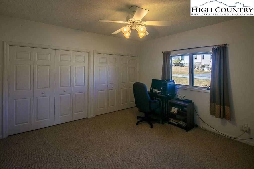 Image number 8 for the current listing
