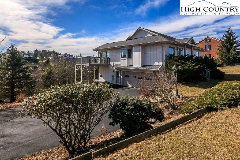 Image number 19 for the current listing