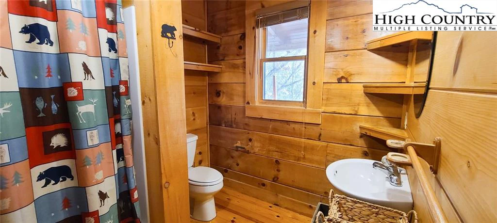 Image number 11 for the current listing