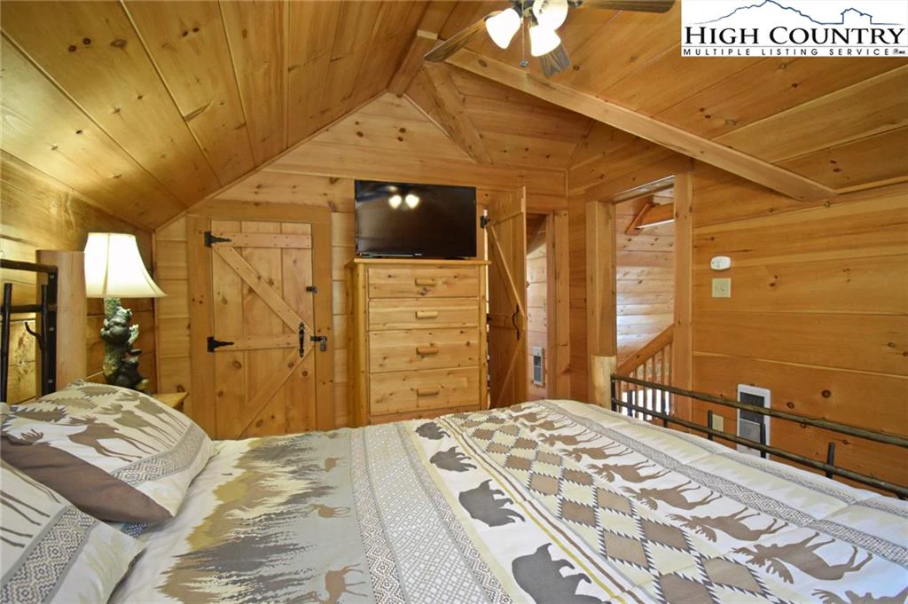 Image number 9 for the current listing