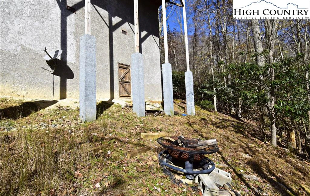 Image number 4 for the current listing