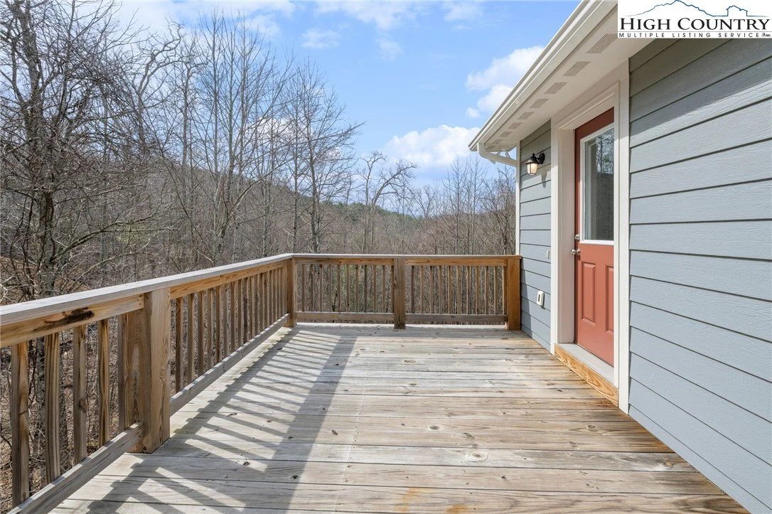 Image number 15 for the current listing