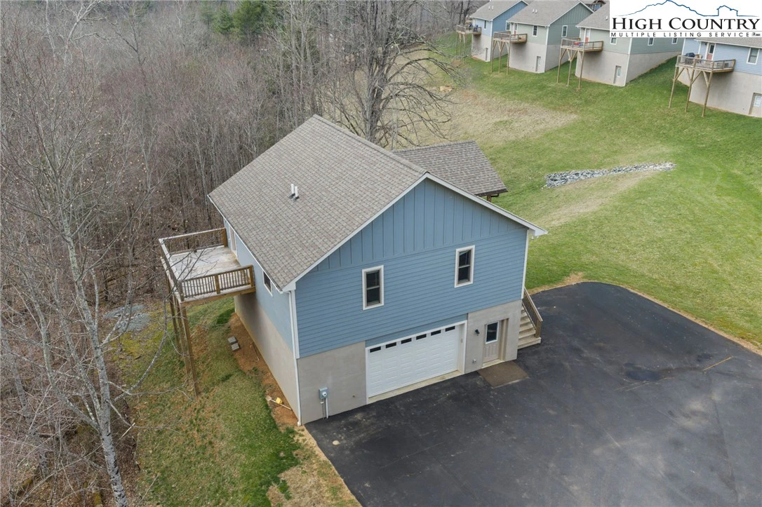 Image number 16 for the current listing