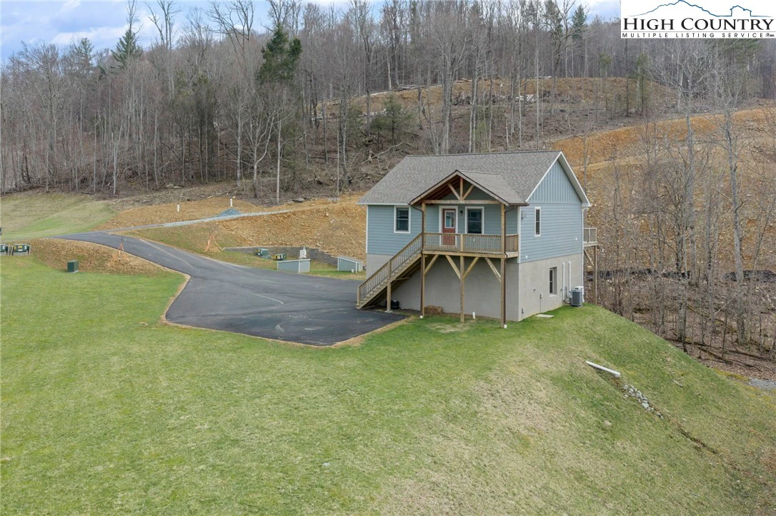 Image number 17 for the current listing