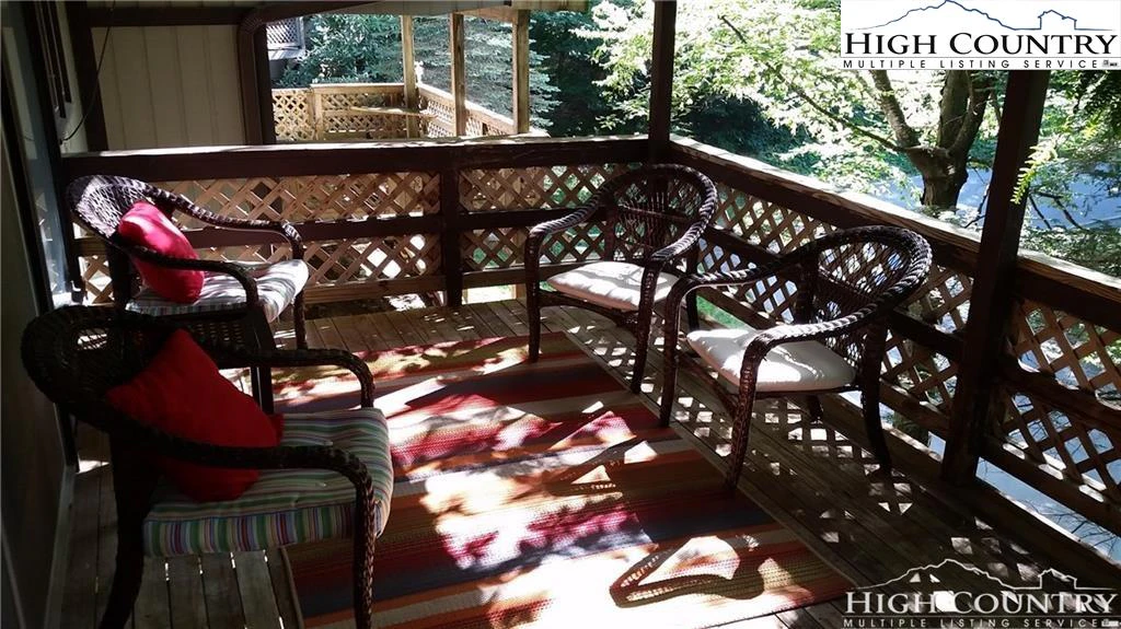 Image number 14 for the current listing