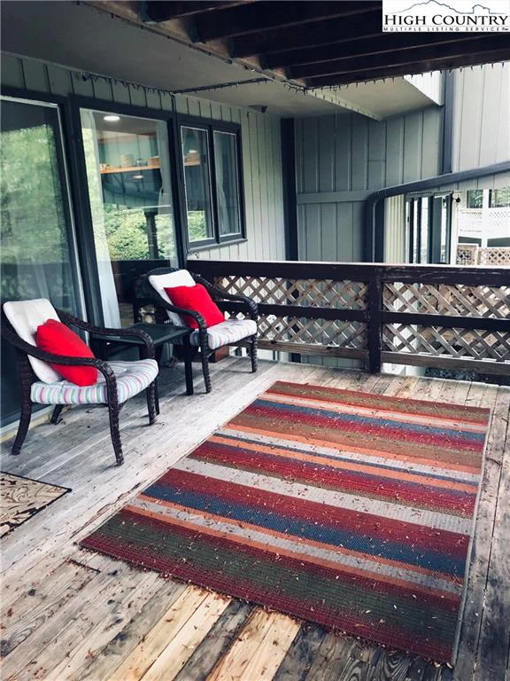 Image number 2 for the current listing