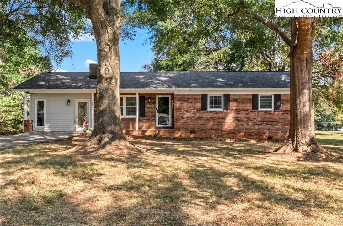 Image number 1 for the current listing