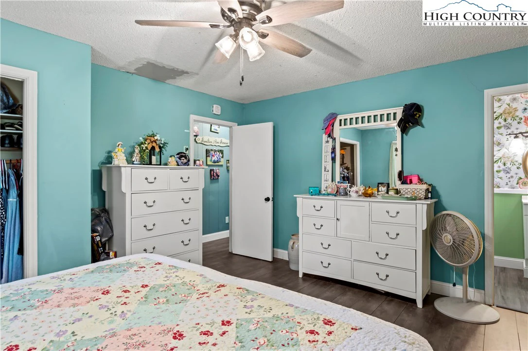 Image number 5 for the current listing