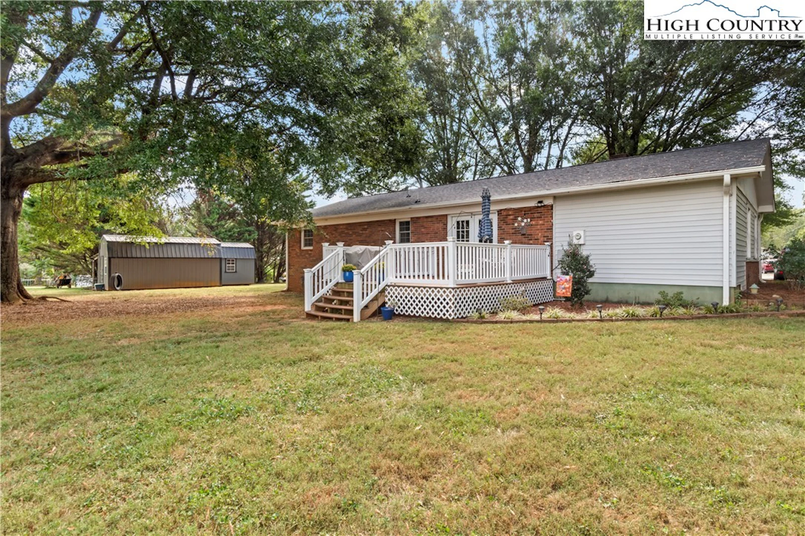 Image number 13 for the current listing