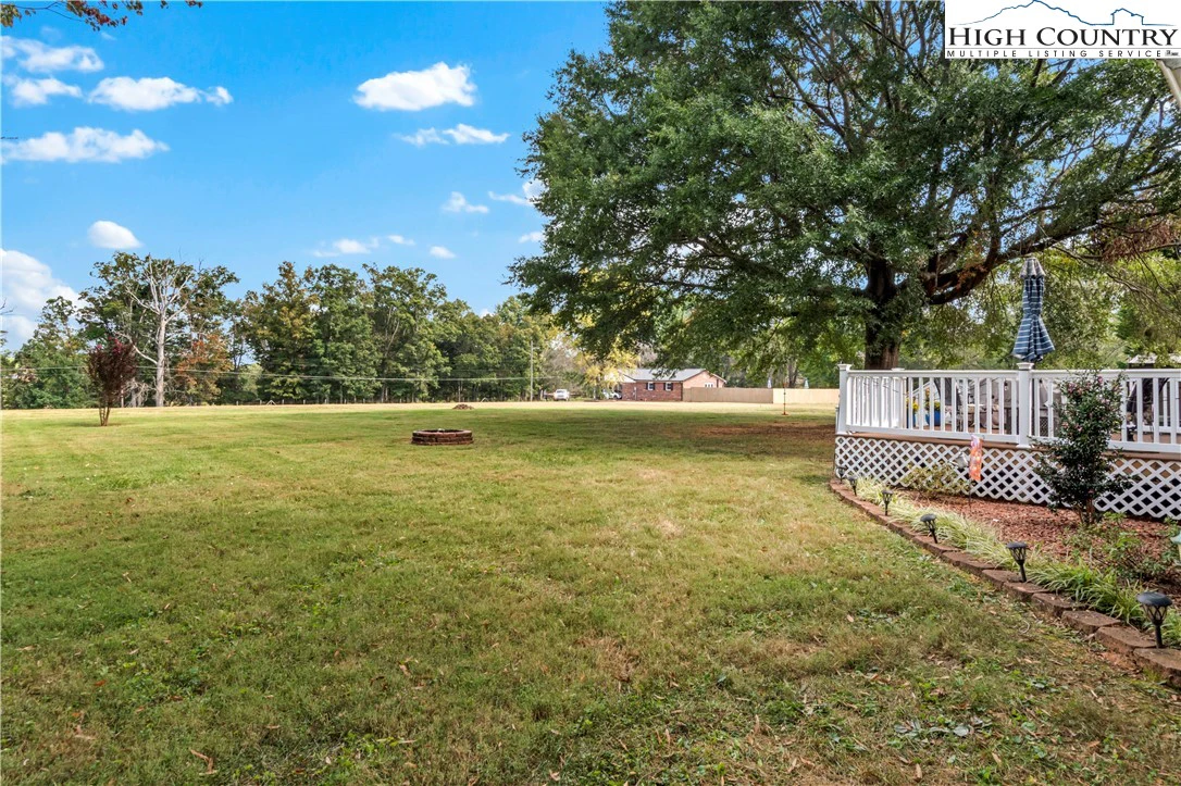 Image number 14 for the current listing