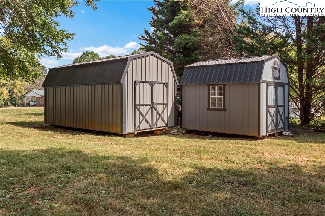 Image number 16 for the current listing