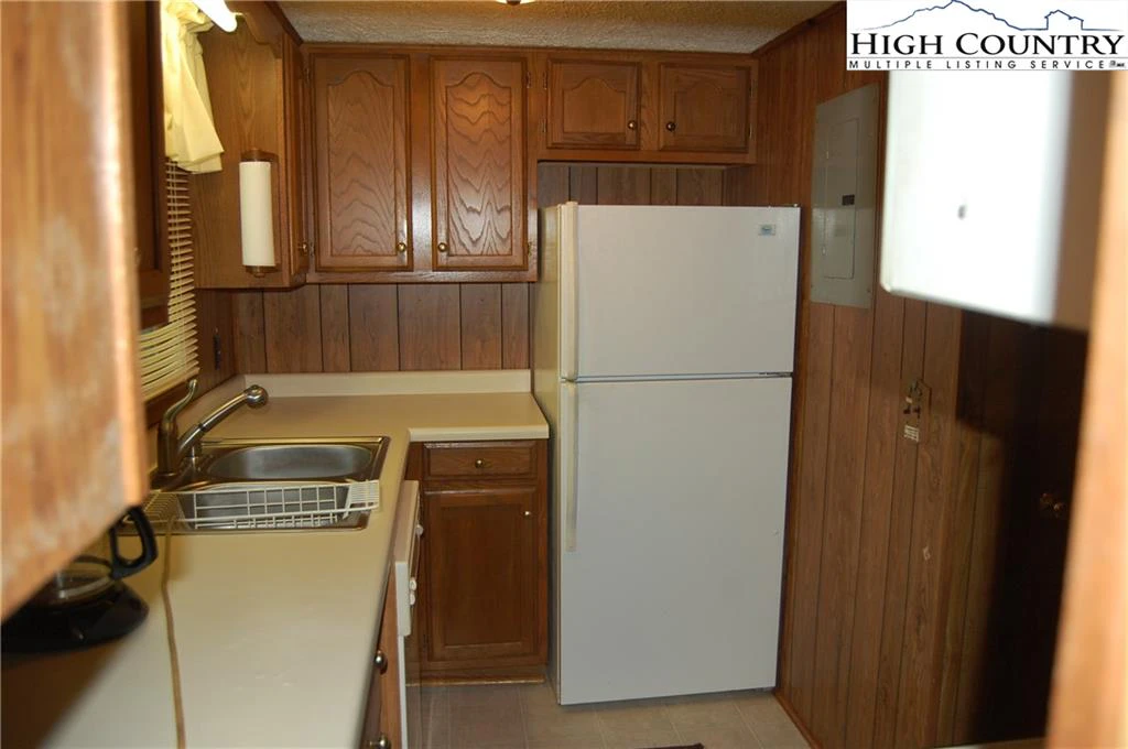 Image number 18 for the current listing