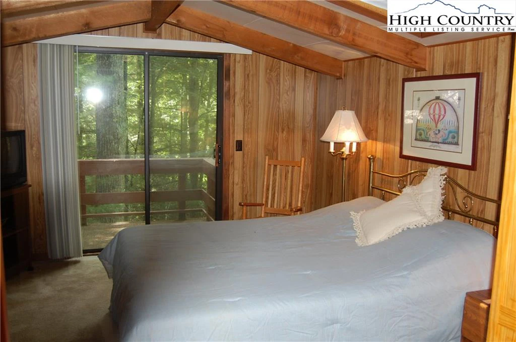 Image number 10 for the current listing