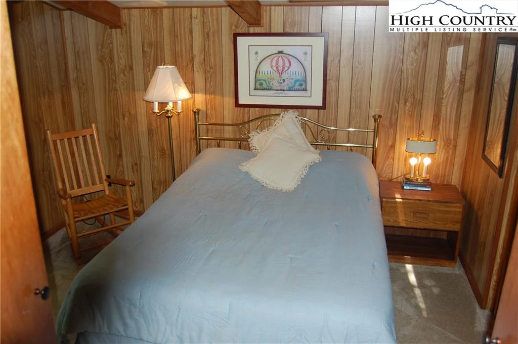 Image number 9 for the current listing