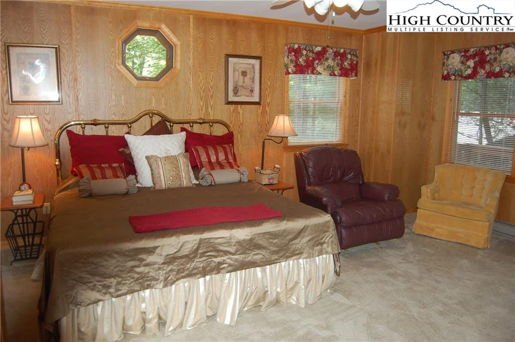 Image number 8 for the current listing
