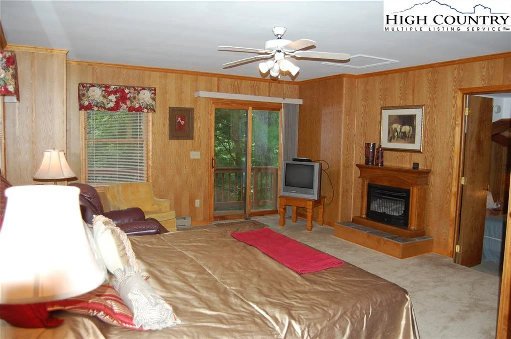 Image number 7 for the current listing