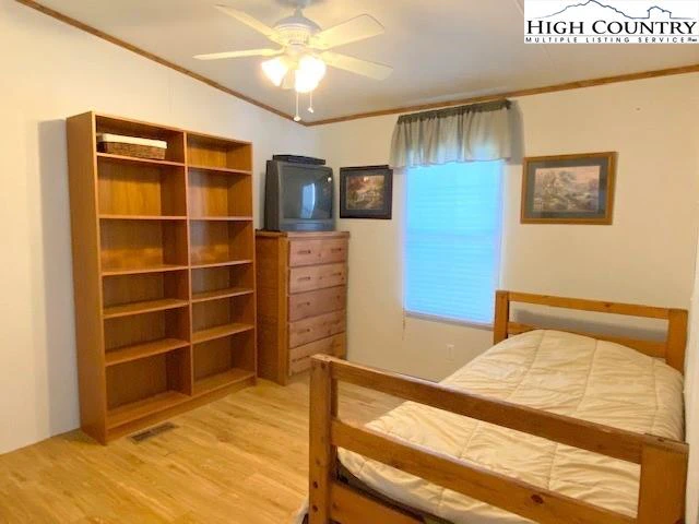 Image number 11 for the current listing