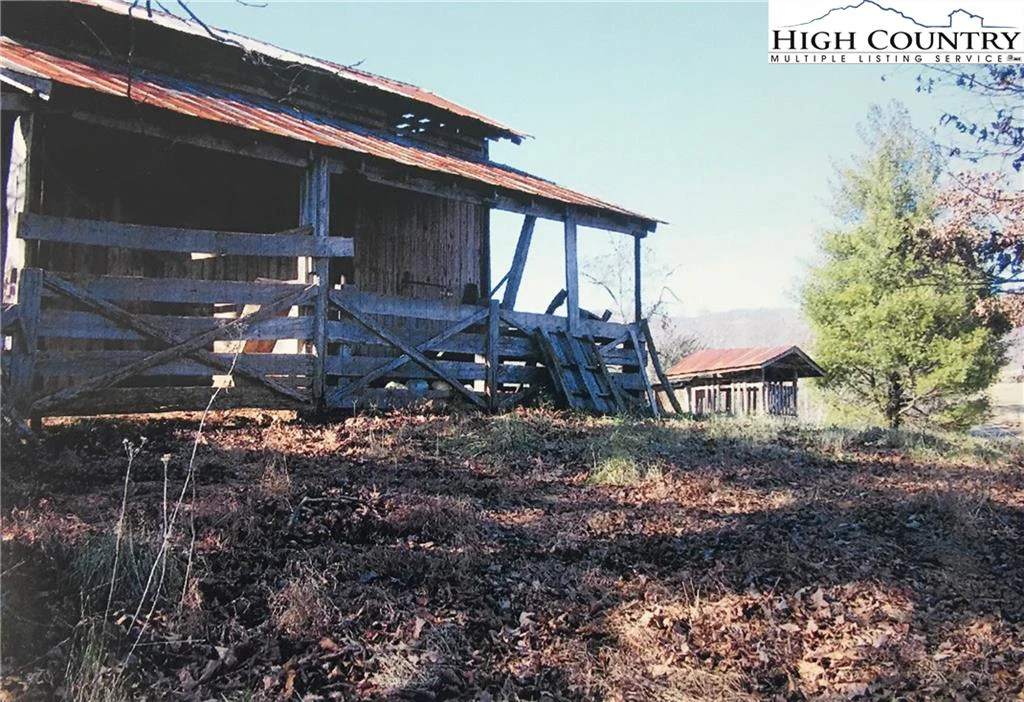 Image number 19 for the current listing